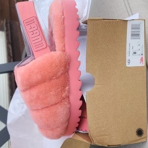 UGG Super Fluff Slippers. Size USA 8, UK 6, EU 39, JP 25